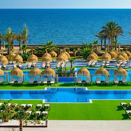 Cabogata Beach Hotel Retamar  Eksteriør billede The resort's pool area