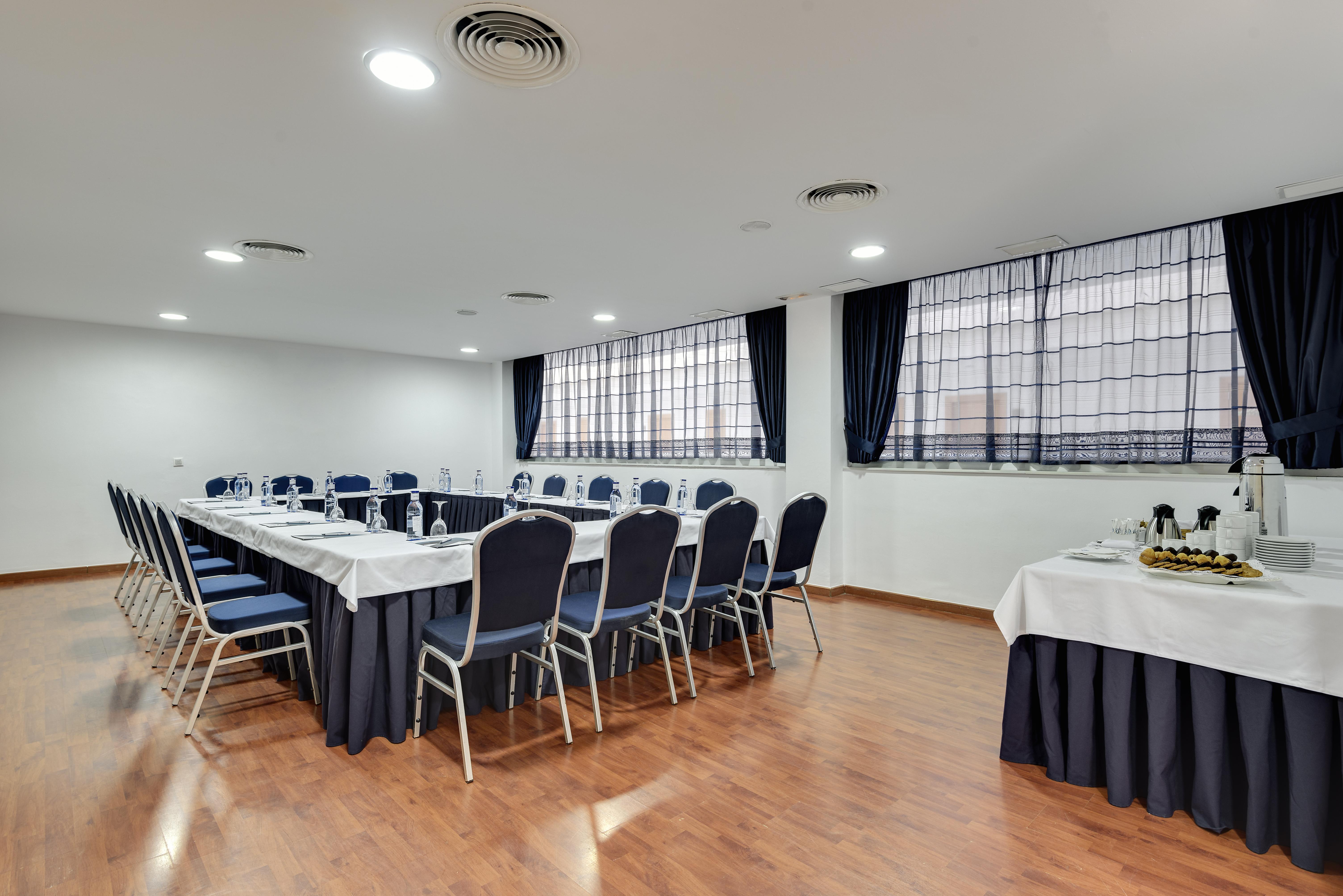 Cabogata Beach Hotel Retamar  Eksteriør billede Meeting room