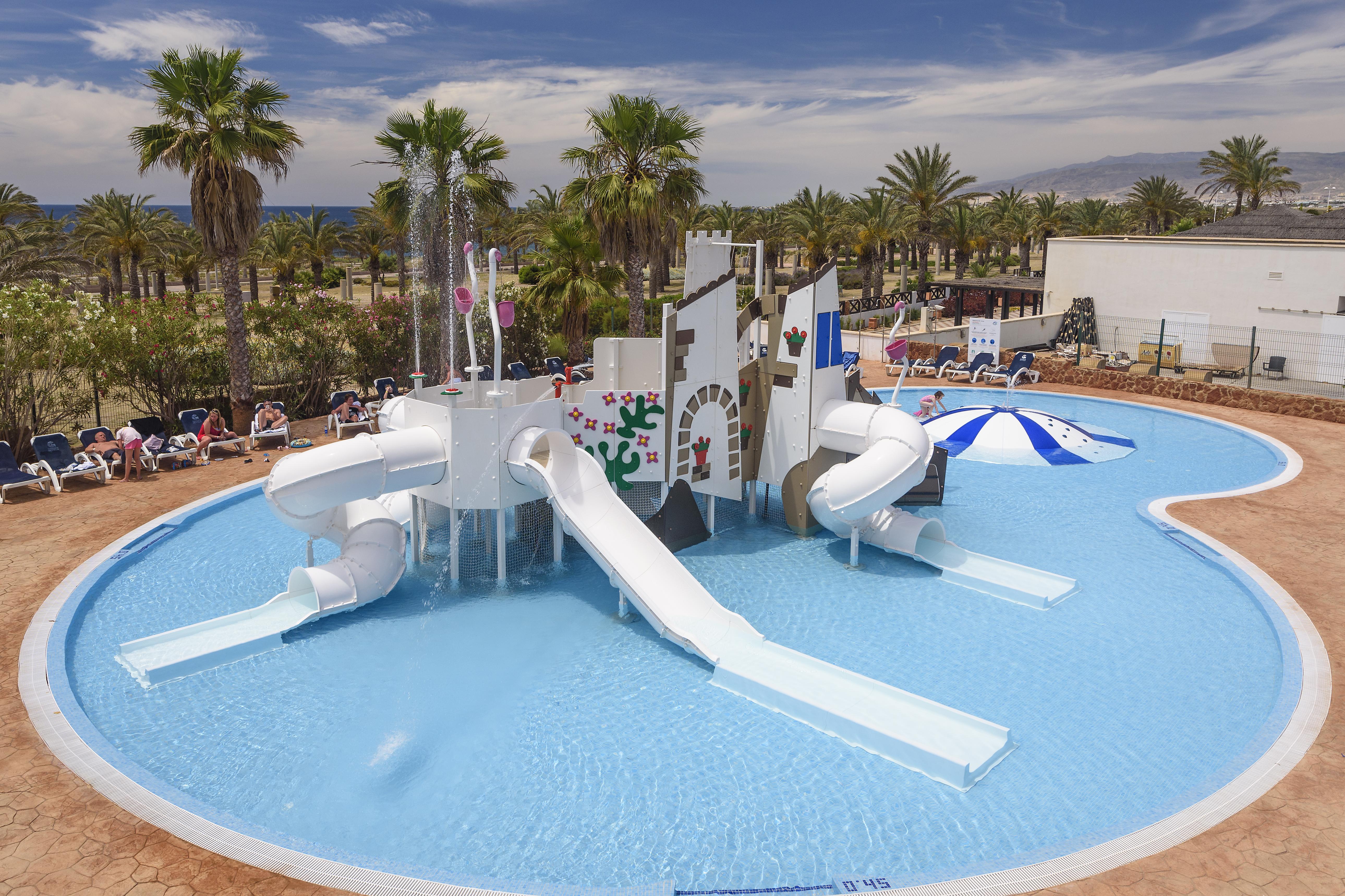 Cabogata Beach Hotel Retamar  Eksteriør billede A water park in Benidorm, Spain